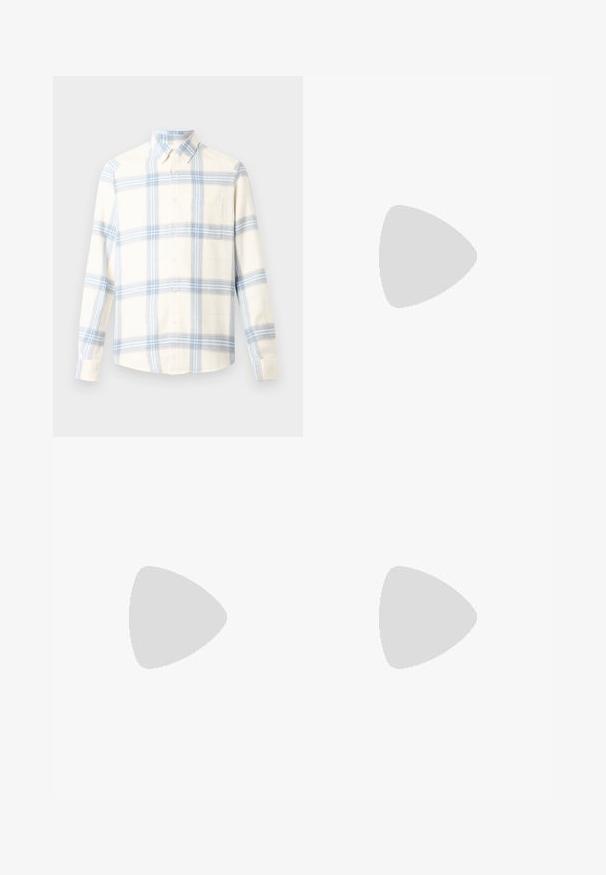 Langermet rutet skjorte i kremfarge med blå og lyseblå striper. Har knapp-front, krage og en brystlomme. Laget av bomull.; Langermet hvit bomullsskjorte med rund hals, sidespalter nederst og en jevn tekstur, vist fra baksiden.; Lys blå denimjeans med rett ben-design, fem lommer, knappeåpning, minimal falming og kontrasterende sømdetaljer.; Hvit sneakers med en glatt skinnoverdel og lav profil. Har en rund tå, seks snøring hull, og en teksturert gummisåle.