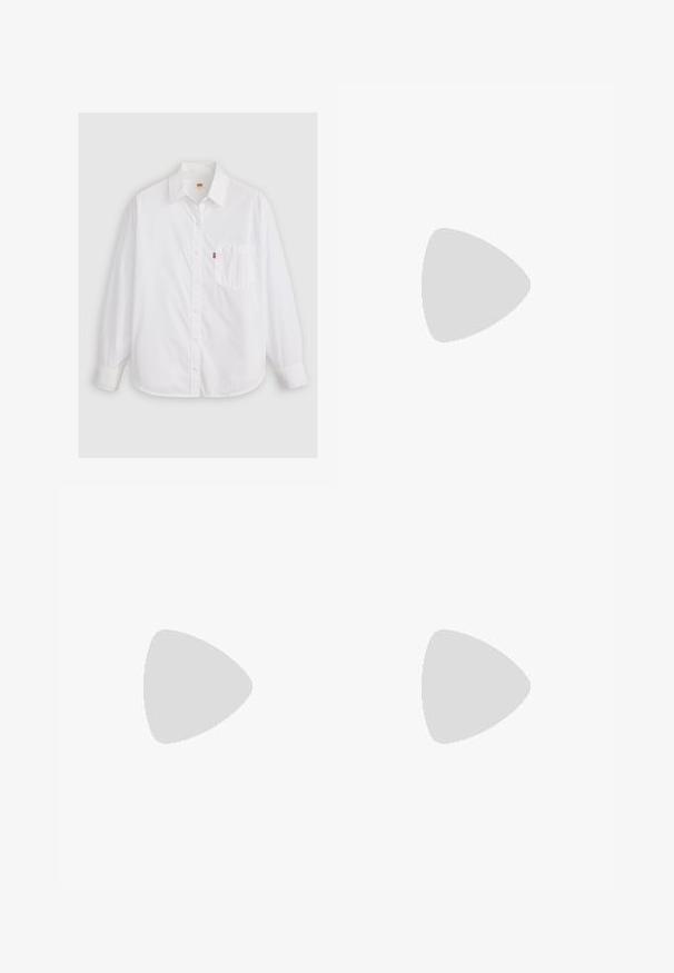 Hvit langermet skjorte med knapper laget av bomull. Har krage, en brystlomme, og en liten rød logoetikett nær lommen. Rundet nederst.; Vide benbukser i sort denim med glidelås i front, fem-lomme design og subtile sømdetaljer. Glatt tekstur og avslappet stil.; Sorte patentlær Mary Jane-sko med spiss tå, justerbar stropp og blokkhæl, med en glansfull overflate og minimalistisk design.; Svart lærveske med en buet form, avtagbar stropp og gullbeslag. Vesken har et klaff med spenne-detall.
