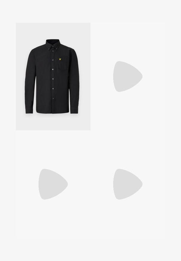 Camisa preta de manga longa com colarinho abotoado, bolso frontal e emblema amarelo. Tecido de algodão com textura suave e ajuste regular.; T-shirt de algodão branco com um pequeno logótipo bordado em preto e amarelo no lado esquerdo do peito. Mangas curtas e decote redondo.; Calças de jogging de algodão pretas com cintura elástica, cordão e punhos canelados. Apresenta um pequeno logo amarelo na coxa esquerda.; Sapatilhas brancas de couro com uma superfície suave, apresentando um design clássico com atacadores, perfurações para respirabilidade e uma sola de borracha texturizada.