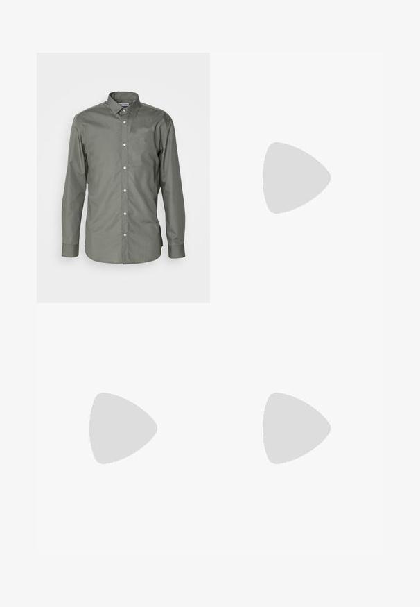 Moška srajca z dolgimi rokavi v olivno zeleni barvi, z gumbi na sprednji strani, razprostranjenim ovratnikom in zaokroženimi manšetami z rahlo teksturo.; Temno sivi denim jeans s pravim krojem, ki vključujejo zadrgo, pet žepov in subtilne podrobnosti bledenja na tkanini.; Črne visoke teniske z belim podplatom in vezalkami, v kombinaciji z ohlapnimi modrimi džinsom, naslonjene na sivo ograjo.; Burgundska satenasta kravata z gladko teksturo, ozka širina in koničast konec; ima zanko za enostavno nošenje.