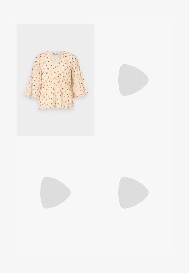 Blomsterbluse i creme med V-hals og plisserede ærmer. Har små lyserøde roser, blødt stof og en tætsiddende talje med løse, flagrende detaljer.; Hvid nederdel med en struktureret stof, der har et omslagdesign og to runde knapper på siden til lukning.; Sorte patentlæder slingback hæle med spids tå, rund udskæring og blokhæl. Har en guldtonet spændeaccents.; Brun ruskinds tote bag med en blød tekstur, der har en enkelt skulderrem og en diskret buet topåbning. Ingen synlige hårde detaljer.