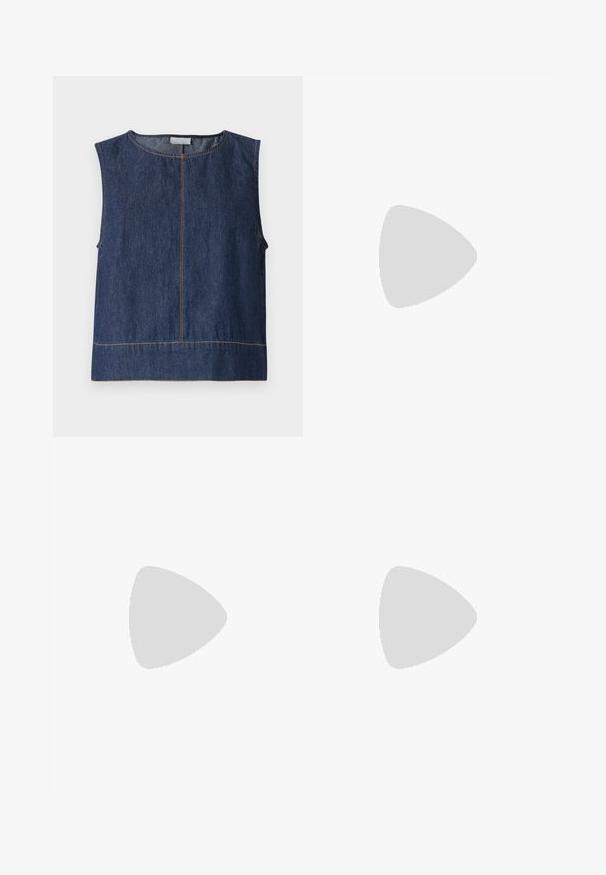 Top sem mangas de denim azul escuro com decote redondo, apresentando detalhes de costura visíveis e uma bainha reta.; Calças de ganga de perna larga em denim preto com fecho éclair à frente, design de cinco bolsos e detalhes de costura subtil. Textura suave e estilo casual.; Botas de tornozelo em pele castanha com biqueira quadrada e salto bloco, combinadas com jeans pretos de perna larga. Textura suave e design minimalista.; Bolsa de couro preta com forma curva, alça destacável e detalhes em dourado. A bolsa possui uma aba com detalhe de fivela.