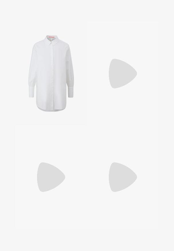 QS Overhemdblouse - weiß; Bordeaux-brode broek met een gladde textuur, voorzien van een zwarte riem in de taille en zijzakken. Tailored ontwerp en comfortabele pasvorm.; Bruine suède high-heeled sandaal met een open teen, verstelbare enkelband en een gestreepte plateauzool.; Zachte bruine hobo-stijl handtas met een enkele brede schouderband en een gebogen opening aan de bovenkant, weergegeven op een witte achtergrond.