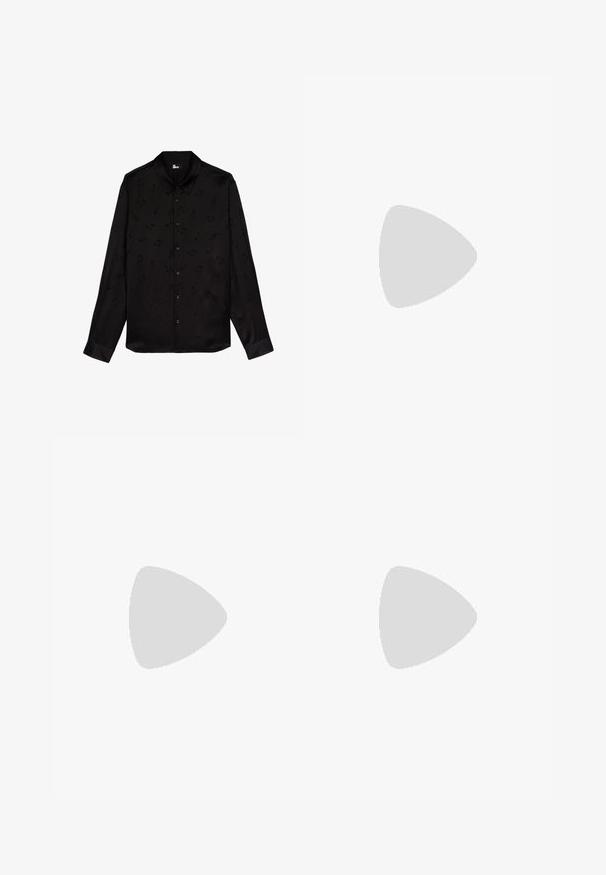 Schwarzes Langarmshirt aus Satin mit erhabenen musikalischen Notenmuster, durchgängige Knopfleiste und klassischem Kragen. Glatte Textur.; Dunkelblaue Jeans mit geradem Bein, ausgestattet mit Vordertaschen, einem Knopfverschluss und kontrastierenden Nähten. Keine sichtbaren Muster oder Abnutzungserscheinungen.; Weiße Ledersneaker mit glatter Oberfläche, runder Zehenpartie, flachen Schnürsenkeln und strukturiertem Sohlenprofil. Mit einem dezenten Logo an der Ferse.; Schwarze runde Sonnenbrille mit dunklen Gläsern und schlanken Metallbügeln. Enthält klare Tempelspitzen und silberne Akzente am Scharnier. Minimalistisches Design.