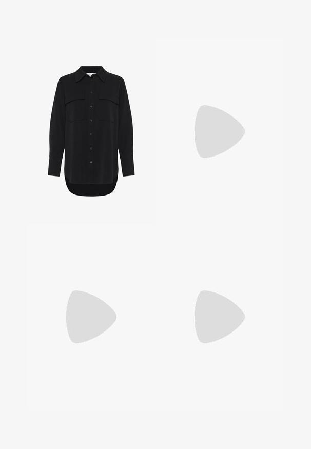 My Essential Wardrobe SILLE HACE - Camicia - black; Pantaloni dritti grigi realizzati in tessuto testurizzato, con vita alta media, passanti per cintura e tasche laterali. Nessun motivo o accentuazione visibile.; Sneakers neri con tomaia in suede e materiale sintetico, caratterizzati da tre strisce bianche, suola in gomma testurizzata e etichetta blu sul linguetta.; Occhiali da sole ovali neri con lenti scure, montatura in plastica lucida, aste larghe e un piccolo accent in oro su un lato.