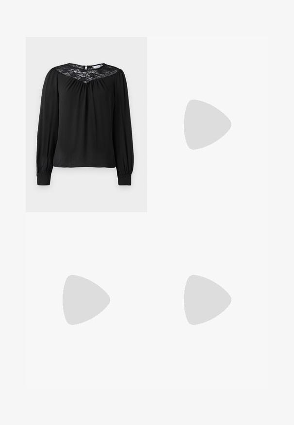 Svart langermet bluse med blondeåpning, rynkede detaljer ved utringningen, og elastiske mansjetter med broderte detaljer. Mykt stoff.; Grå plissert skjørt med en glatt tekstur, med flere vertikale folder og en figursydd midje. Laget av lett stoff.; Svart lær slingback sko med spiss tå og smal, buet hæl. Har en diskret justerbar rem med en metallspenne.; Veske med slangeskinnmønster og krummet håndtak. Laget av teksturerte, beige og brune materialer, med et særegent diamantmønster.