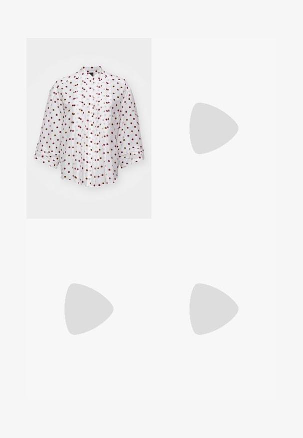 Marc Cain Paitapusero - white; Mustat räätälöidyt housut suoraa lahjetta, joissa on sileä pinta ja terävät taitteet edessä. Ei näkyvää metalliosaa.; Mustat nahkaiset slingback-korkokengät, joissa on terävä kärki, ohuet korot ja kultasävytteinen yksityiskohta säädettävässä hihnassa. Silkkinen pinta.; Mustalla nahkalaukulla, jossa on jämäkkä muotoilu, lyhyt malli, yläkahva ja kultaiset yksityiskohdat. Säädettävä olkahihna sisältyy.