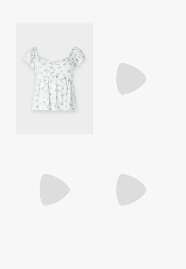 Top bianco a maniche corte con motivo floreale in azzurro chiaro e verde, con dettaglio di scollatura arricciata e vestibilità rilassata.; Bermuda shorts in denim blu scuro con vita regolabile tramite lacci, dotati di passanti per cintura standard e dettagli di cucitura in vista.; Sneaker alta in tela bianca con suola in gomma nera, punta in gomma frontale e sei asole per i lacci, caratterizzata da un design pulito e minimalista.; Borsa a tracolla in pelle rossa con un design angolare e geometrico. Presenta una singola tracolla regolabile e una chiusura a patta con dettagli cuciti.