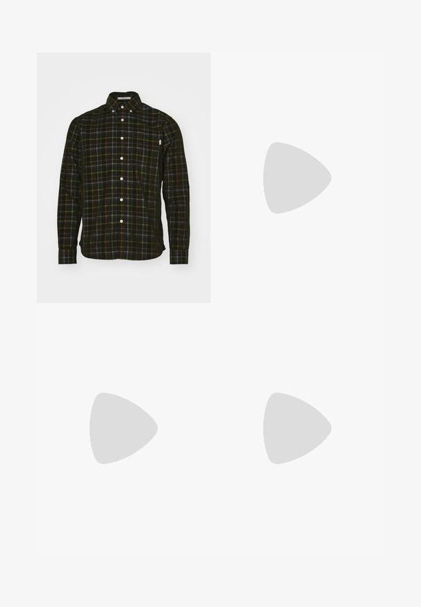 Camisa de manga larga de cuadros en negro con acentos verdes, azules y naranjas. Cuenta con un collar clásico y un bolsillo en el pecho. Tela de algodón.; Weekday LOOSE SUIT - Shorts - black; Mocasin de cuero negro con punta redondeada, detalles de costura y una correa decorativa en la parte frontal. Suela plana con un perfil minimalista.; Bolso bandolera negro con forma curva, hecho de un tejido duradero. Cuenta con una correa ancha ajustable y un logo sutil impreso en el frente.
