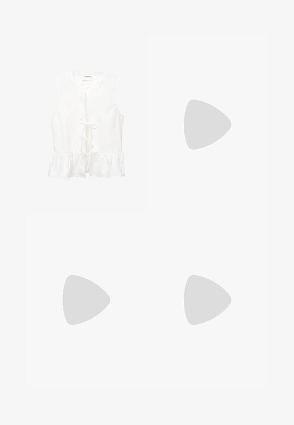 White sleeveless top with a ruffled hem, front tie detail, and a rounded neckline. Made of smooth fabric with no visible patterns.; Stradivarius MOM FIT - Straight leg jeans - mottled blue; Even&Odd High heeled sandals - black; Black sunglasses with gradient lenses, square shape, and a textured black-and-white patterned temple. Features a silver logo accent.; Even&Odd BUCKLE - Cross body bag - black