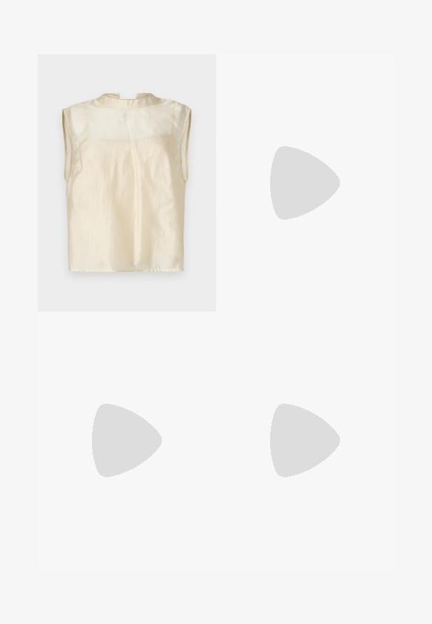 MSCH Copenhagen FAITHE  - Top - turtledove; Lichtblauwe wijde jeans van denim. Heeft een hoge taille, vijf-pocket ontwerp en een knoopsluiting. Rechte snit met een schone zoom.; Zwarte hogere sandaal met een gladde faux leren bovenkant, open teenontwerp en een kenmerkende hoekige hak. Minimalistisch, vierkant gevormd voetbed.; Een paar rechthoekige zonnebrillen met lichtblauwe doorzichtige monturen en donkergrijze glazen, met rechte pootjes en minimale hardwaredetails.
