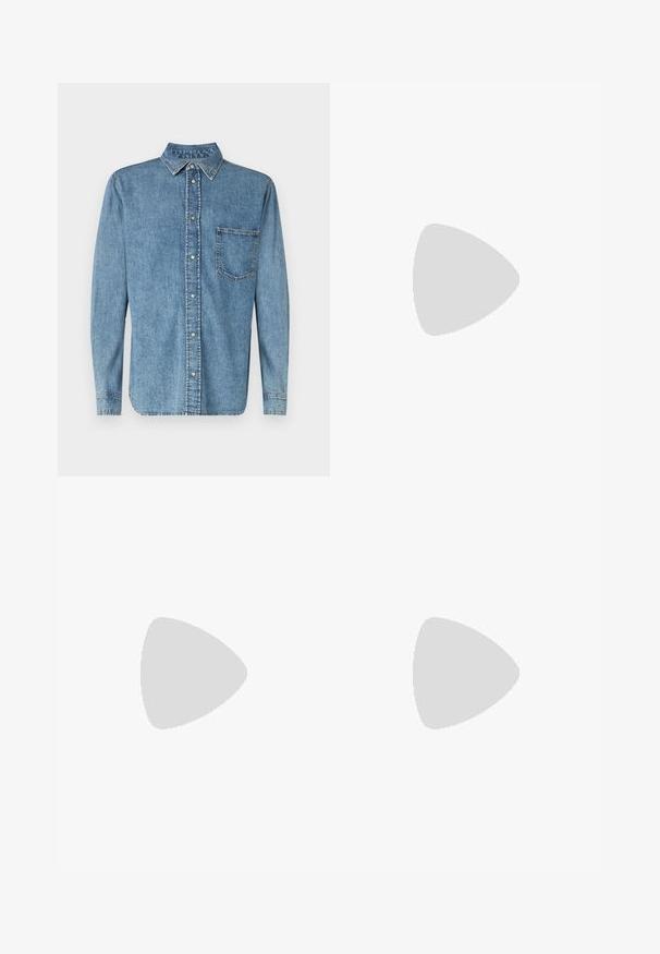 Samsøe Samsøe DAMON - Pluus - medium stone; Valge puuvillane t-särk lõdva sobivusega, millel on vasakul rinnal väike must graafiline logo. Lühikesed varrukad, ümmargune kaelus.; Mustad musträbimoodulitega püksid sirge lõikega, mis sisaldavad nööpe, lukku ja vöökumme. Sile kanga tekstuur ja küljetaskud.; Mustaläik nahast spordijalatsid siledaga viimistlusega, ümarate varvastega, sama tooni õmblustega, nööbid ees, ja lamedate kummist tallaga. Kannas aas.