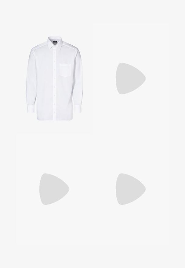 Witte overhemdd met lange mouwen, knoopsluiting aan de voorkant, één borstzak, klassieke kraag en een gladde textuur.; Zwarte denim jeans met een rechte pijp, voorzien van een knoopsluiting, vijf zakken en hardwareaccenten in koperkleur. Soepele textuur.; Zwarte leren enkellaarzen met een spitse neus, elastische zijpanele, verticale stiksels en een lage blokhak.; Zwarte rechthoekige zonnebril met donkere lenzen, glanzende afwerking, brede pootjes en een robuust frameontwerp. Gegraveerde merknaam op één van de pootjes.; Bordeaux zijden stropdas, smalle vorm met een stevige textuur. Heeft een puntige punt, consistente kleur en een gladde afwerking.