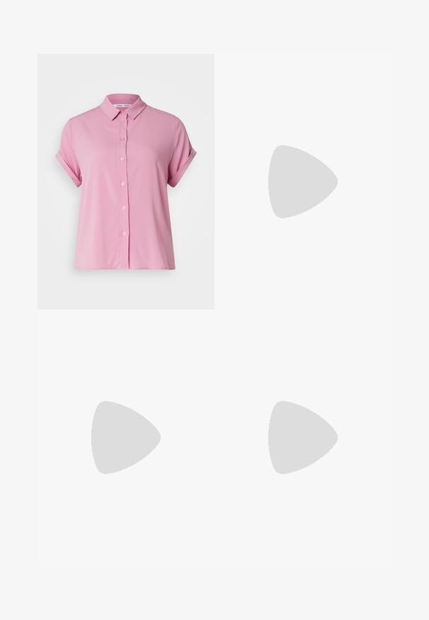 Samsøe Samsøe MAJAN SHIRT - Bluza z gumbi - pink; Črna brezrokavna obleka z velikimi rožnatimi orhidejami, gladka tekstura, oprijet kroj z nabranimi detajli na strani, do kolen.; Črne usnjene balerinke z zaobljenim nosom, gladko teksturo, minimalnimi šivi in fleksibilno zasnovo podplata.; Siva prevelika kapuca s kenguru žepom, uparena s mornarsko plavom suknjom s volanima. Dodatak: veliki svijetložuti ruksak, glatke teksture.