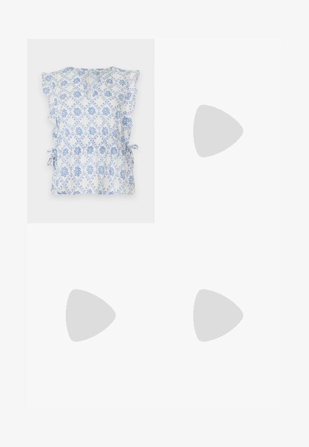 Blouse blanche avec un motif de diamants floraux bleus, manches volantées et liens latéraux pour un ajustement réglable. Tissu léger avec une texture agréable.; Jeans à jambes larges en denim bleu foncé. Comprend cinq poches, des passants de ceinture et un ourlet brut en bas avec des détails de couture visibles.; Baskets en toile bleu clair avec une coque en caoutchouc crème et une semelle extérieure, dotées de lacets blancs et d'une languette au talon.; Sac bandoulière en cuir marron avec une forme incurvée, quincaillerie dorée et un accent en boucle. Comprend une bandoulière détachable.