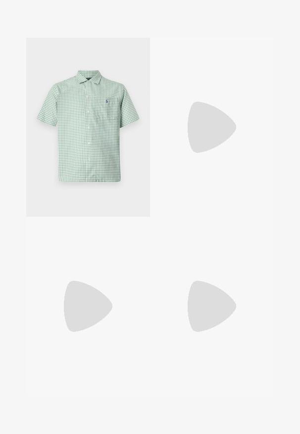 Κοντομάνικο πουκάμισο με κουμπιά σε ανοιχτό πράσινο καρό σχέδιο. Διαθέτει τσέπη στο στήθος και κεντητό λογότυπο σ�την αριστερή πλευρά.; T-shirt κοντομάνικο με στρογγυλή λαιμόκοψη σε ελεφαντόδοντο, κατασκευασμένο από μαλακό βαμβάκι. Διαθέτει ένα μικρό, κεντημένο λογότυπο στην αριστερή πλευρά του στήθους. Κλασική, χαλαρή εφαρμογή.; Χακί chinos με ίσια γραμμή, που διαθέτουν δύο μπροστινές τσέπες και ζώνη με θηλές. Φτιαγμένα από μαλακό, ανθεκτικό βαμβακερό ύφασμα.; Λευκό χαμηλό αθλητικό παπούτσι με μαύρη ταμπέλα στην πτέρνα και μαύρο λογότυπο Polo Ralph Lauren στο πλάι, με λευκές κορδόνες και χοντρή καουτσούκ σόλα.