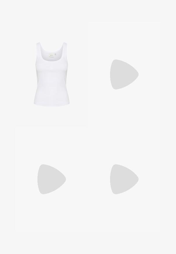 Balta be rankovių marškinėlė, pagaminta iš gilių audinių. Turi apvalų iškirpimą ir subtilų logotipą centre. Paprastas, prigludęs dizainas.; Plati kojinės džinsai of white denimo. Aukštas liemuo, su mygtuko uždarymu, dviem priekinėmis kišenėmis ir kontrastingai siuvinėjimu.; Laivyno mėlynos drobinės pakulnės šlepetės su espadrilės virve ir grietinėlės spalvos kaspinais aplink kulkšnį. Uždara kulniuko ir apvalios noselės dizainas.; Balta odinė rankinė su tekstūruotu paviršiumi, turinti auksinį grandinėlės dirželį ir juodas detales. Įskaičiuota priekinė kišenė ir užtrauktuko uždarymas.