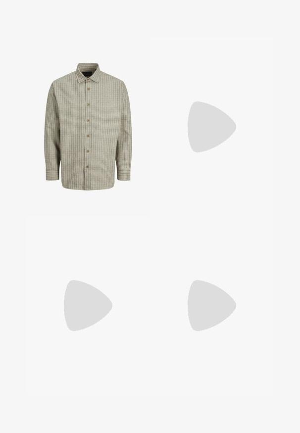 Camicia con bottoni realizzata in tessuto leggero, con un motivo a quadri beige e blu scuro, colletto aperto e bottoni di legno.; Jack & Jones JPSTBILL JJDAYTONA WIDE - Pantaloni - pavement; Mocassini in pelle nera con punta arrotondata, design senza lacci e suola in gomma spessa con battistrada testurizzato. Tacco elevato e dettagli di cucitura discreti.; Occhiali da sole neri rettangolari con lenti scure, dotati di una montatura spessa, accenti sottili sui lati e senza loghi visibili oltre al nome del marchio.; Orologio in acciaio inox argentato con ghiera blu e rossa, quadrante blu navy, indicatori delle ore bianchi, movimento al quarzo, resistente all'acqua fino a 200 metri e display della data.