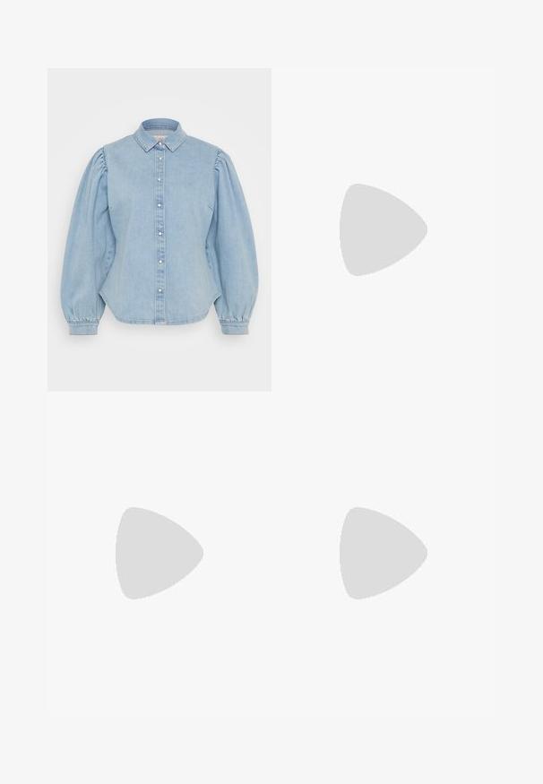Lys blå denimskjorte med spiss krage, knapping foran og puffede ermer. Har buet hem og en jevn tekstur.; Svart ribbet crop tank top med rund halslinning og ermeless design. Laget av myk, elastisk stoff med rene, kantede kanter.; Svart, knelengde skjørt laget av bomull. Har innsamlet linning og jevn tekstur, med en utvidet silhuett og uten synlige mønstre.; Svarte høyhælte joggesko med hvite snøringer, en hvit logo og kontrasterende hvit søm. Har en tykk hvit såle og teksturert semsket skinn på overflaten.; Metallinnrammede solbriller med ovale grønne linser. Tynn sølvfarget metallramme og svarte øreplugger. Minimalistisk design, ingen synlige logoer.