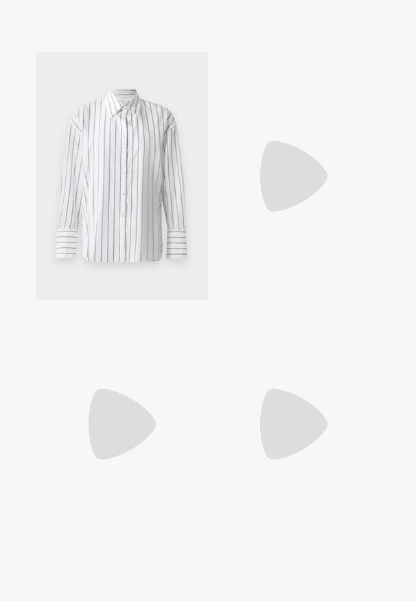 Fehér, hosszú ujjú ing, amelyet keskeny kék függőleges csíkok díszítenek, gombos elülső résszel és klasszikus gallérral rendelkezik. Simogató pamut anyagból készült, laza szabású.; Barna, bőszárú nadrág sima anyagból, elülső gombos zárással, két elülső zsebbel és tiszta, szabott vonalakkal.; Fekete bőr slingback cipő hegyes orral, szőtt díszítéssel és redőzött felső dizájnnal. Lapos talp minimális hardverrel.; Barna bőr kézitáska, hajtókás zárással, arany színű fém kiegészítőkkel, vállpánttal és sima felülettel. Kompakt téglalap alakú.