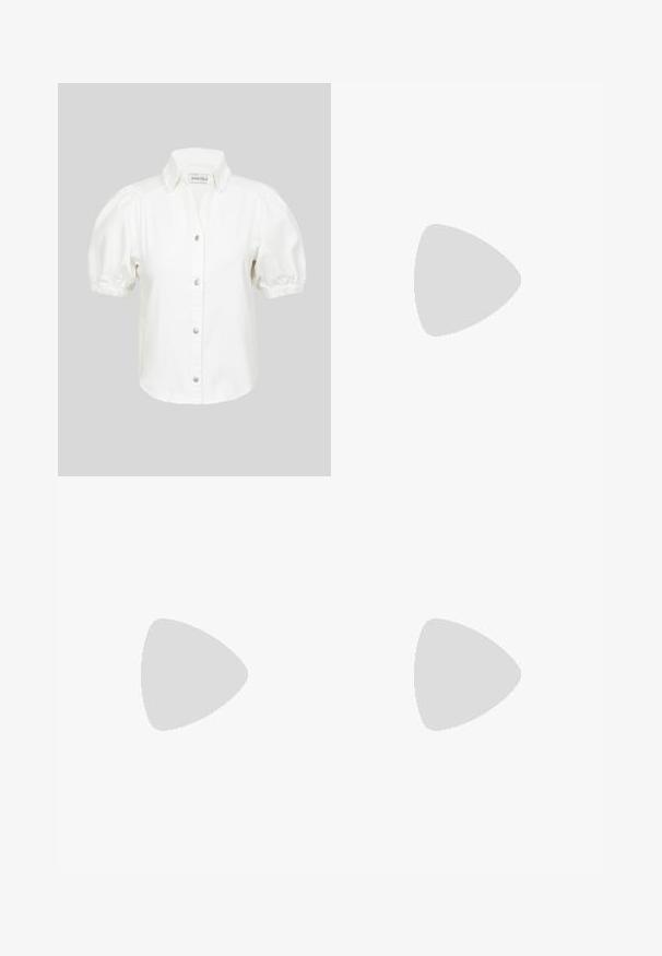 Fehér, rövid ujjú blúz puffos ujjakkal, gombos elülső résszel és galléros nyakkivágással. Puha anyagból készült, sima textúrával.; Polo Ralph Lauren HEMP WIDE LEG PANT - Nadrágok - nevis; Fekete bőr szandál szőtt pánt részlettel, lapos talppal és letisztult dizájnnal. Sima textúra és minimalista profil.; Fekete bőr keresztbody táska két elülső zsebbel, arany csattokkal, cipzáras záródással és vékony pánttal. Textúrált felület és kompakt téglalap alak.