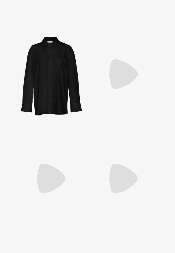 Gestuz NOELLE SHIRT - Skjortebluse - black; Sorte kordfløyelsbukser med rett snitt, med flat midje og ingen synlige lommer, glatt tekstur og vertikal ribbestruktur.; Svarte patentlær slingback hæler med spiss tå og geometrisk blokk hæl. Har et stilrent, minimalistisk design og jevn tekstur.; Sølvmetallisk håndveske med en strukturert form, med en topphåndtak og sløyfedetalj foran. Glatt tekstur, reflekterende overflate.