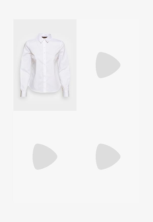Hvid langærmet skjorte med krave, frontknaplukning og slim fit design. Materialet virker glat og let.; Sorte denimbukser med lige skæring, fem lommer, metalknap og nitter, glat tekstur og dobbeltstikning i kanten.; Hvide platform sneakers med en glat læderoverflade, perforerede detaljer og flade snørebånd; har en tyk hvid gummisål.; Beige stofpung med en rund form, der har en flad top og subtile sømdetaljer. Inkluderer et minimalistisk logo og en sideløkke.