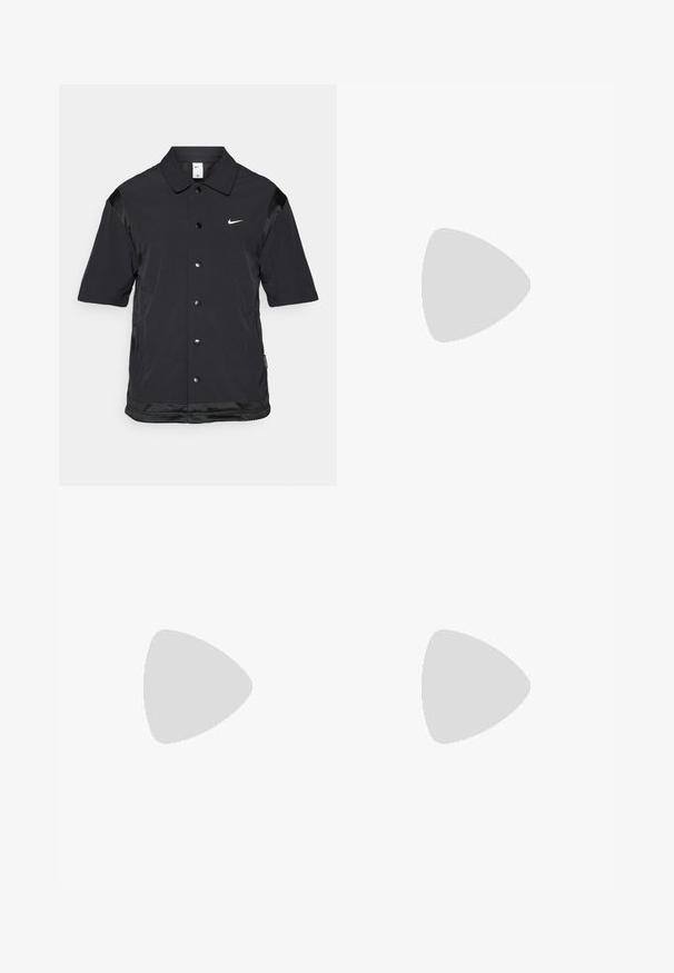 Mustassa lyhyttakissa on napitettava etuosa, verkkosivupaneelit ja pieni valkoinen Nike-logo vasemmassa rinnassa. Liukas pinta.; Valkoiset shortsit, joissa on joustava vyötärö ja naru, esiteltynä yksinkertaista vaaleaa taustaa vasten. Sopii rentoon tai lämpimään säähän.; Vihreät ja mustat urheilukengät, joissa on teksturoitu päällinen, verkkopaneelit, tukeva pohja ja nauhakiinnitys, jossa on vahvistettu kärki ja kantapää.; Musta reppu, jossa on virtaviivainen muotoilu, valmistettu kestävästä kankaasta. Varustettu vetoketjullisella osastolla, joustavilla naruilla ja logokuvalla.