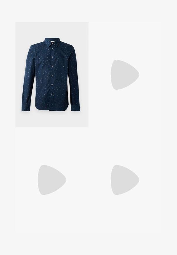 Camisa de botones azul marino con un estampado de letras colorido, de manga larga y con un cuello clásico, de corte regular y textura suave.; Jeans de mezclilla oscura con un diseño de pierna recta, que cuentan con bolsillos frontales, un cierre de botón y costuras de contraste. Sin patrones visibles ni desgaste.; Zapatilla de cuero blanca con un acabado suave, puntera redonda, cordones planos y suela texturizada. Cuenta con un sutil logo en el talón.; Gafas de sol redondas negras con lentes oscuros y brazos metálicos delgados. Incluye puntas de varilla transparentes y acentos plateados en la bisagra. Diseño minimalista.