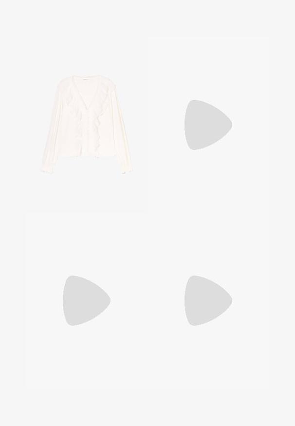 Blouse blanche avec des bords froncés le long de l'encolure et à l'avant. Manches longues avec des poignets froncés, fabriquée dans un tissu léger.; Pantalon culotte noir en polyester avec une taille élastique, deux plis avant et une silhouette ample. Pas de motifs visibles ni de détails matériels.; Sandales noires plates avec une finition brillante, trois fines lanières et un détail en métal circulaire au niveau des orteils. Design épuré avec un talon minimal.; Lunettes de soleil noires en forme de chat avec des verres teintés gris. La monture en plastique présente des bords nets et une finition lisse et brillante.; Sac à main bleu clair au design structuré, avec deux anses et un fermoir en métal argenté. Matériau texturé et angles vifs.