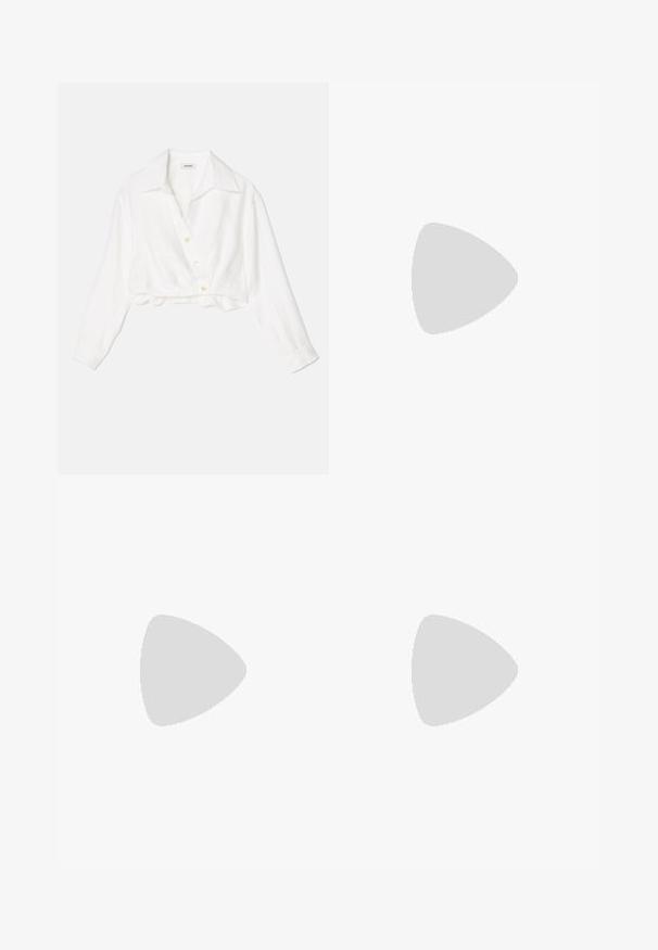 sandro CHEMISE YEKPA PRESSIONS - Blúzka so zapínaním na gombíky - blanc; Olive zelené široké džínsy vyrobené z denimu, s vysokým pásom, piatimi vreckami a jemnými prešívacími detailami.; Tenisky s kombináciou krémovej, námorníckej a semišovej látky, dizajn so šnurovaním, diagonálne švy a gumová podrážka s trakciou.; Semišová kabelka v horčicovej žltej farbe s hladkým tmavohnedým koženým dnom a ramenným popruhom. Zlato kovové akcenty a razený názov značky.