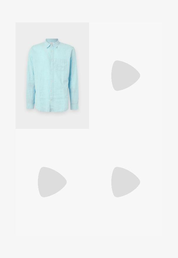 GAP STANDARD - Cămașă - aqua glaze; Top din bumbac alb, cu decolteu rotund, bretele late și margine dreaptă, având o textură fină și fără modele vizibile.; Jeans din denim de un albastru deschis, cu un design drept al picioarelor, stil cu cinci buzunare și cusături contrastante. Închidere cu nasture și fermoar la talie.; Mocasini din piele neagră cu o finisare netedă, vârf rotund și cusături decorative pe partea superioară. Toc mic și stivuit, cu o ușoară strălucire.