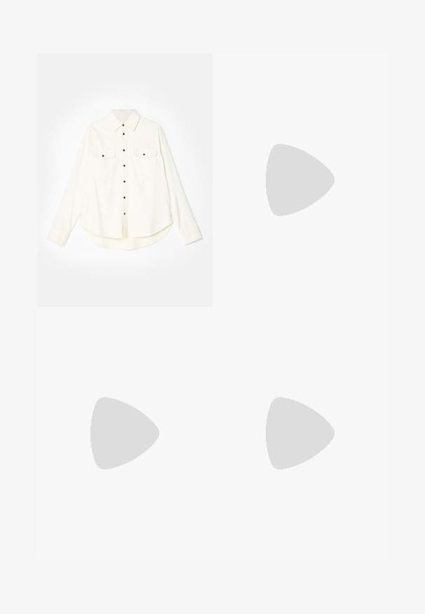 Chemise blanche à boutons, à manches longues, avec deux poches poitrine, boutons noirs et ourlet arrondi. Fabriquée dans un tissu doux et texturé.; Filippa K TERRY CROPPED TROUSERS - Pantalon classique - sage melange; Baskets en cuir blanc avec une finition lisse, bout arrondi, lacets plats et semelle texturée. Présente un logo discret sur le talon.; Lunettes de soleil noires rondes avec verres sombres et branches en métal fines. Comprend des embouts transparents et des accents argentés au niveau de la charnière. Design minimaliste.
