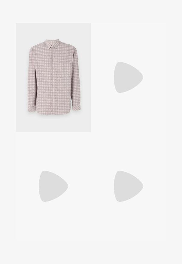 Samsøe Samsøe LUAN SHIRT - Camicia - orchid haze; Pantaloni corti in denim grigio chiaro con taglio dritto, cinque tasche, chiusura con bottone e dettagli di cucitura a contrasto.; Sneaker Lacoste grigie scure in materiale mesh e sintetico, con suola testurizzata e dettagli marroni sul colletto e sul branding.; Marsupio in stampa tie-dye blu scuro con una parte superiore con zip, materiale testurizzato e un logo ben visibile sul davanti.