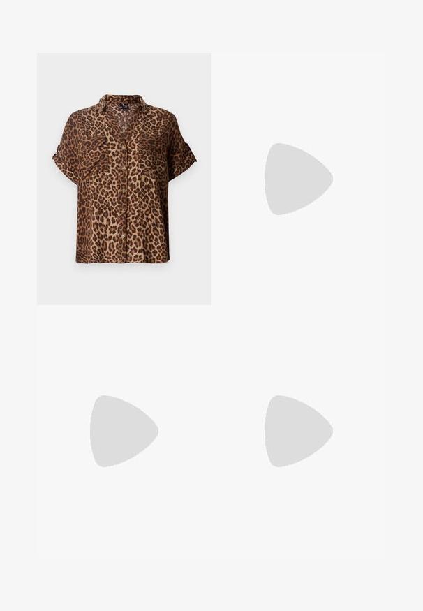 Blusa a maniche corte con bottoni in stampa leopardata, caratterizzata da una combinazione di colori marrone chiaro e nero, con due tasche sul petto e una vestibilità rilassata.; Pantaloni beige a gamba larga realizzati in un tessuto resistente, con ampi tasconi frontali, una cintura intrecciata e dettagli di cucitura sottili.; Sneaker in suede marrone con tre strisce arancioni vivaci, lacci frontali e marchio dorato "Gazelle" sul lato. Suola piatta in gomma.; Borsa tote in pelle marrone con texture liscia, design con apertura superiore e due spallacci. Presenta cuciture minime e nessun hardware visibile.