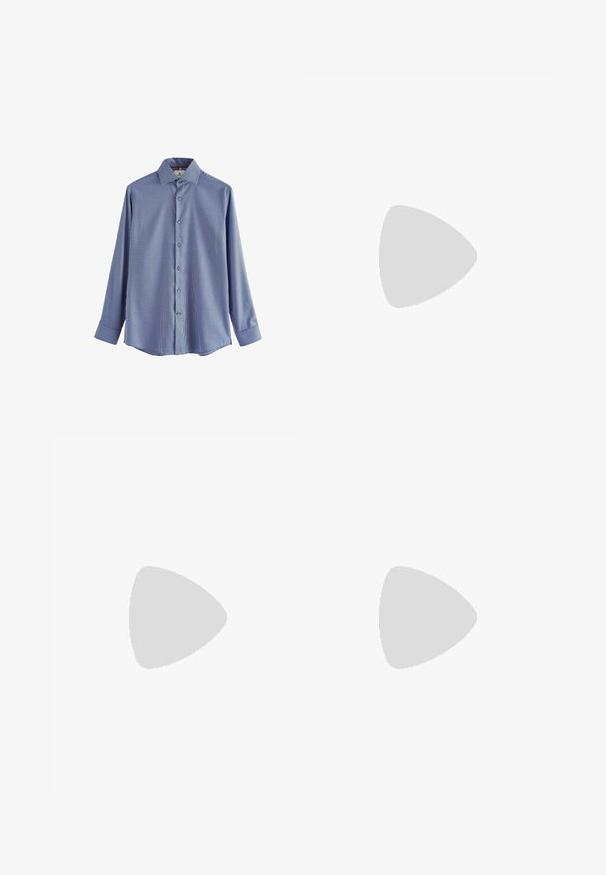 Langarmhemd im blau-weißen Karomuster. Verfügt über einen klassischen Kragen, eine Knopf-Frontverschluss und blaue Knöpfe. Aus Baumwollmischung.; Beige Hosen mit geradem Schnitt, ausgestattet mit einem einzelnen schwarzen Knopf, Gürtelschlaufen und Seitentaschen. Glatte Stofftextur und minimalistisches Design.; Braune und grüne Lederbootsschuhe mit einem weißen gestickten Design, runden Schnürsenkeln und einer strukturierten Gummisohle. Robuste Bauweise mit Metallösen.; Schildkrötensonnenbrille mit grünen Gläsern, runder Form, goldenen Akzenten und dunkelgrünen Bügeln mit einem weißen Streifen.