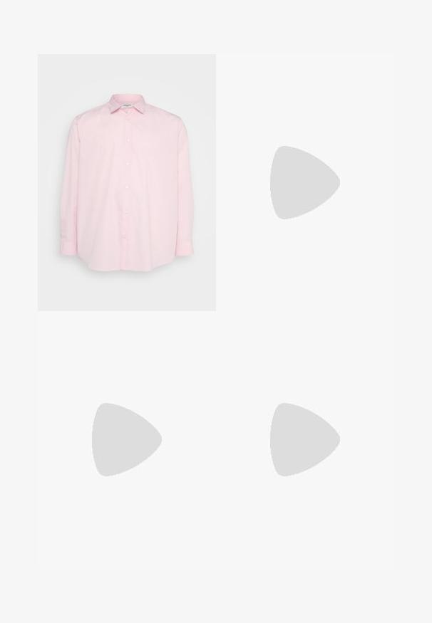 Ljusrosa skjorta med knappar, långa ärmar, en standardkrage och vita knappar framtill, tillverkad av mjuk bomullstyg.; Beige bomullsdenimjeans med raka ben, fem fickor, bältesöglor och dragkedja. Lätt urtvättad textur och kontrastsömmar.; Grå flip-flop med en strukturerad sula och ett robust, mönstrat gummiarmband. Har en låg profil och en färgglad accent längs kanten.; Svarta solglasögon med rektangulära bågar, gråtonade linser och en design med urtag i näsbryggan. Slank, glänsande plastmaterial, med smala skalmar.