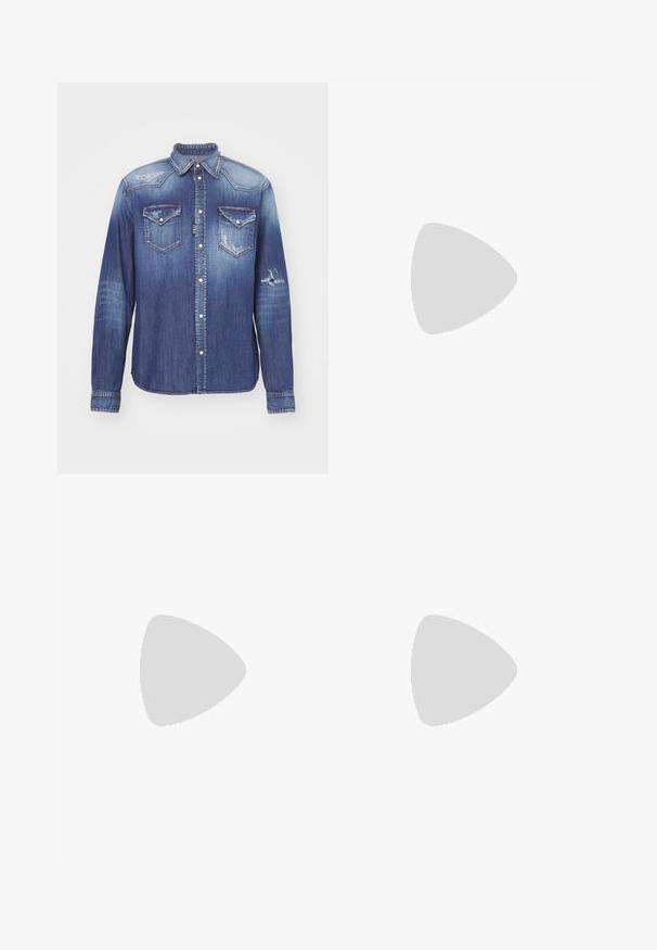 Chemise en denim bleu avec un col pointu, des manches longues, deux poches poitrine, des détails usés et une fermeture à boutons-pression. Finition délavée sur l'ensemble.; Pantalons beige clair en tissu doux, présentant une coupe droite, deux poches latérales et une fermeture par bouton à l'avant. Texture légère et lisse.; Mocassins en cuir noir avec une texture lisse, bout rond et une sangle décorative sur le dessus. Talon bas empilé, design minimaliste.; Lunettes de soleil noires rectangulaires avec des verres foncés, monture en plastique épais, accents dorés sur les branches et logo de la marque gravé sur le bras.