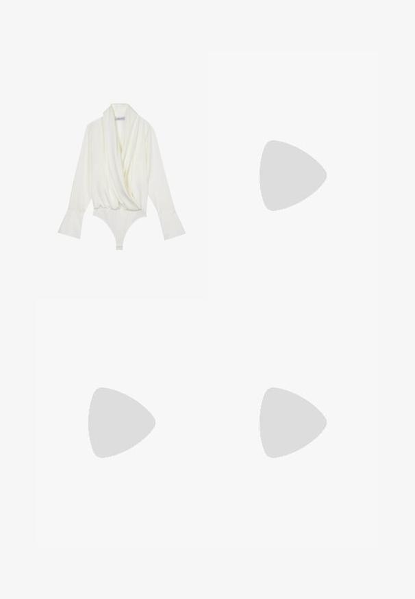 Body bianco a maniche lunghe con davanti drappeggiato, vestibilità tailored, maniche a campana e chiusura a snap sul fondo. Realizzato in tessuto liscio.; Gonna mini bianca in lino con taglio dritto, dotata di tasche laterali e una texture liscia. Nessun motivo o accento visibile.; Pantofole da balletto in velluto nero con punta rotonda, piccola applicazione a fiocco sul davanti e una fodera interna gialla a contrasto.; Occhiali da sole neri e angolari con lenti grigie; realizzati in plastica, con aste spesse dalla superficie liscia e senza hardware visibile.