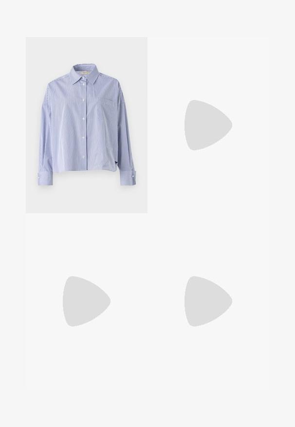 WEEKEND MaxMara - Bluzka; Dzianinowa biała spódnica midi z fakturowanym wzorem w pionowe linie oraz wycięciami przy dolnej krawędzi. Elastyczny pas. Miękki materiał.; Czarne skórzane baletki z zaokrąglonym noskiem, gładką fakturą, minimalnymi przeszyciami i elastycznym designem podeszwy.; Brązowa skórzana torebka na ramię z klapką, złotymi detalami, paskiem na ramię i gładką teksturą. Kompaktowy prostokątny kształt.