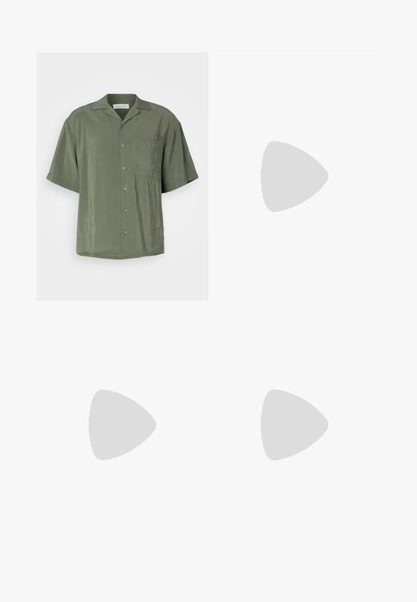 Pier One Hemd - khaki; Hellblaue Jeans aus Denim mit geradem Schnitt, sichtbaren Nähten, fünf Taschen-Design und einem Knopfverschluss an der Taille.; Braune Ledersneaker mit abgerundeter Spitze, weißer Gummisohle, Schnürdesign und dezentem Logo-Detailing an der Seite. Glatte Textur.; Runde Sonnenbrillen mit Schildpattrahmen und braunen Gläsern. Bietet dünne Bügel mit leichter Textur und Metallakzenten in der Nähe der Gläser.