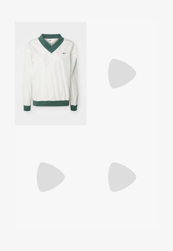 Nike balta megztinė su žalia V formos apykakle ir rankogaliais. Pagamintas iš lengvos, tekstūruotos medžiagos ir turi mažą juodą logotipą ant krūtinės.; Atskirta juostuota palaidinė tamsiai mėlynos spalvos, su aukšta apykakle ir subtiliu Nike logotipu. Medžiaga turi tekstūruotą, elastingą išvaizdą.; Kaki spalvos cargo kelnės, kurios pasižymi plačiomis kojomis, elastingu juosmeniu, priekinių kišenių ir reguliuojamomis raištelių sagtimis. Pagamintos iš lengvos medžiagos.; Baltos aukštos sportinės bateliai pagaminti iš odos, su pagalvotu apvadu, perforuotu pirštu, raiščiais ir reguliuojama kulkšnies juosta; logotipas šone.