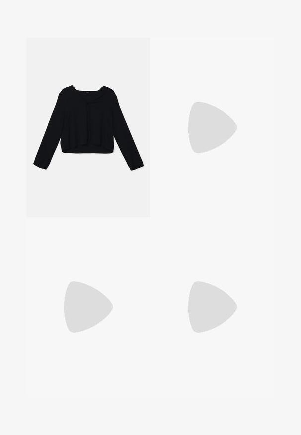 Theory TIE CROP - Blouse - black; Lauren Ralph Lauren Double Faced Cotton Ankle Trouser - Pantalon classique - white; Sandale en cuir noir avec des détails de lanière tissée, semelle plate et design épuré. Texture lisse et profil minimaliste.; Sac à bandoulière en cuir noir avec une forme incurvée, une bandoulière ajustable et des accents en métal doré. Présente le nom de la marque embossé à l'avant.