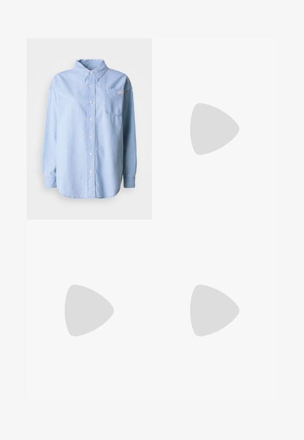 Cămașă din denim de culoare albastru deschis, cu mâneci lungi, închidere cu nasturi, guler și un buzunar la piept cu un mic logo. Textură moale și croială lejeră.; Tricou scurt negru din bumbac, cu mâneci scurte, guler rotund și un mic logo alb pe partea stângă a pieptului.; Jeans din denim cu picioare largi, fabricate dintr-un țesătură de bumbac albastră de greutate medie. Prezintă un design clasic cu cinci buzunare și fermoar cu închidere cu buton.; Pantofii sport din piele albă cu accente din suede bej, cutie pentru degete perforată, șireturi plate și o talpă texturată de crem. Prezintă branding subtil pe călcâi.