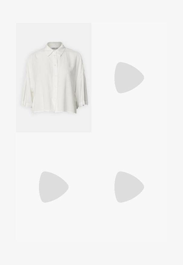 Blusa bianca a maniche corte con colletto, chiusura frontale con bottoni e vestibilità comoda, realizzata in un tessuto leggero e liscio.; Pantaloni bianchi in denim a gamba larga con chiusura a bottone, due tasche anteriori e dettagli di cucitura discreti. Realizzati in cotone, presentano una texture liscia.; Sandalo bianco con tacco alto, caratterizzato da un design a cinturini e un legaccio alla caviglia. Texture liscia con una piattaforma frontale per un'altezza aggiuntiva.; Borsa a spalla bianca con una finitura testurizzata, un accentuato fermaglio centrale e una forma curva. Chiusure a cerniera su entrambi i lati.