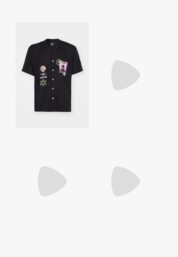 Chemise noire à manches courtes avec des imprimés graphiques de différentes couleurs, y compris un design de tampon rose et des accents verts, dotée d'un bouton sur le devant.; T-shirt en coton vert foncé avec un col rond, des manches courtes et un logo doré imprimé représentant trois feuilles et le mot "BASKETBALL."; Pantalons larges en denim noir avec taille haute, dotés de cinq poches et d'une fermeture à bouton. Le tissu a une texture lisse et une légère élasticité.; Baskets en cuir blanc avec un capuchon en suède gris, trois rayures blanches horizontales, un accent bleu et une semelle en caoutchouc marron. Détail texturé sur la semelle.; Lunettes de soleil noires en forme ovale avec des verres teintés, monture épaisse et accents en point argenté sur les côtés. Matériau en plastique lisse, design contemporain.