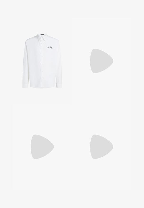 Fehér, hosszú ujjú gombos ing, pamutból készült, hegyes gallérral és fekete hímzett logóval a bal mellen. Simogatós textúra.; Világoskék farmer széles szárú nadrág magas derékkal, öt zsebből, övhurkokkal és puha, enyhén fakó textúrával.; Fekete-fehér tornacipők velúr és bőr felsőrésszel, három fehér csíkkal, perforált orral és gumi talppal.; Fekete üzenetküldő táska sima anyagból, hajtókás fedéllel, ezüst csattal és állítható vállpánttal.