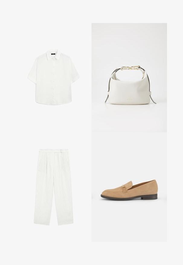 Bílá krátká košile vyrobená z lehké tkaniny, s klasickým límcem, zapínáním na knoflíky a zaobleným lemem s jemnou texturou.; Bílé kalhoty širokého střihu s vertikálními pruhy, mají plochý přední díl, dvě boční kapsy a volný střih. Měkká tkanina, minimální detaily.; Béžové semišové mokasíny s uzavřenou špicí, minimálním prošíváním a dekoračním páskem se zlatým kovovým akcentem. Plochý podpatek.; Bílá kožená kabelka s hladkým povrchem, zakřiveným tvarem, zlatými kovovými doplňky a černými detaily na popruhu. Na přední straně je logo "FURLA".