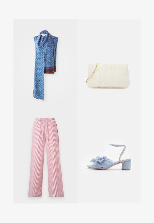 Silket skjede med et blått diamantmønster med gule aksenter, en maroon kant og en glatt tekstur. Måler omtrent 150 cm.; Røde og hvite vertikalt stripede vidde bukser med elastisk midje og snøring, laget av lett materiale for komfort.; Loeffler Randall DAHLIA BOW LOW HEEL - Sandaler - blue; Hvit teksturert clutch-veske med samlet design, som ikke har en gulvkjede. Glatt finish med subtile bølger og avrundede kanter.