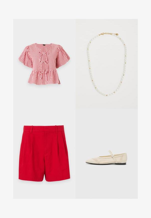 Červená a biela kockovaná blúzka s nariasenými rukávmi, viazacím detailom na krku a peplum spodkom. Vyrobená z ľahkého materiálu.; Červené ľanové šortky s vysokým pásom, s prednými záhybmi, pútkami na opasok a hladkou textúrou. Bežný strih s čistým, strihaným dizajnom.; Béžové baletky s špicatou špičkou, s prekrytím z sieťoviny a postranným prackovým pásom. Plná podrážka s hladkou textúrou.; Perlový náhrdelník s striedajúcimi sa bielymi oválnymi perlami a malými zlatými korálkami, s pozláteným zapínaním. Celkový hladký povrch.
